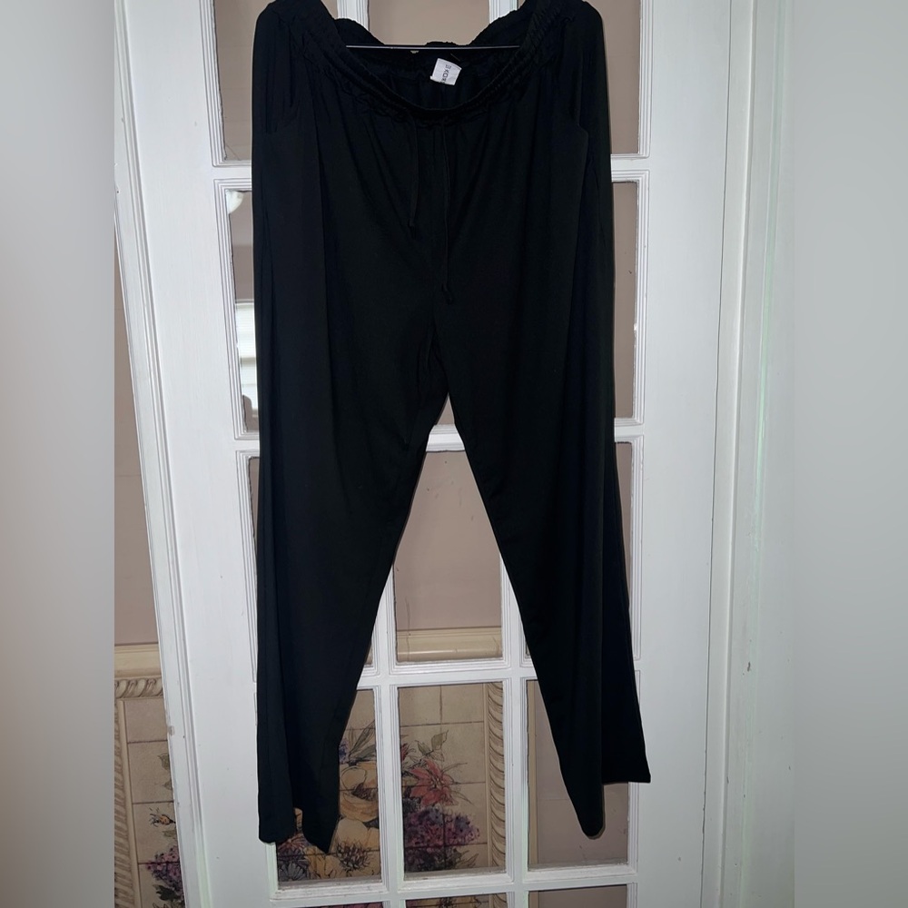 Woman’s lounge pants